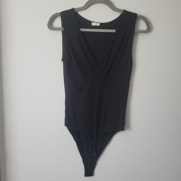 LA MIEL Elegant Black Ribbed Bodysuit Size Small - Picture 1 of 4